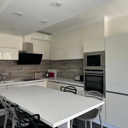 Magnifique Vue Mer F2 45 M2 Climatise Avec Balcon