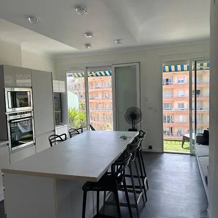 Magnifique Vue Mer F2 45 M2 Climatise Avec Balcon Daire *